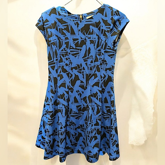 Micheal kors Blue Black Patterned Dress size 2 pit to pit 14in length 33in - Picture 1 of 8